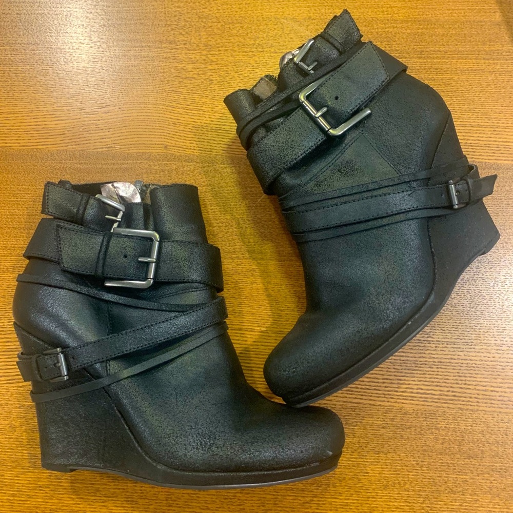 DKNYC Black Shimmer Wedge Bootie SZ 10